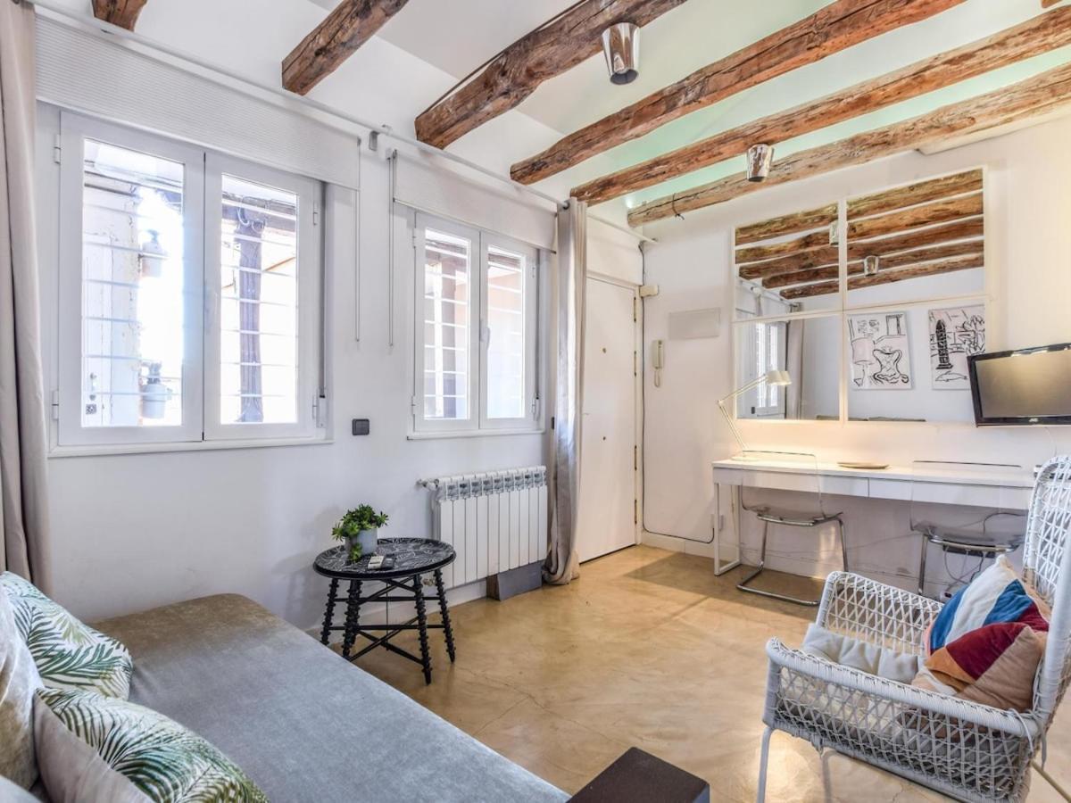 Apartamento En La Plaza De Lavapies Para 4 Personas Мадрид Экстерьер фото