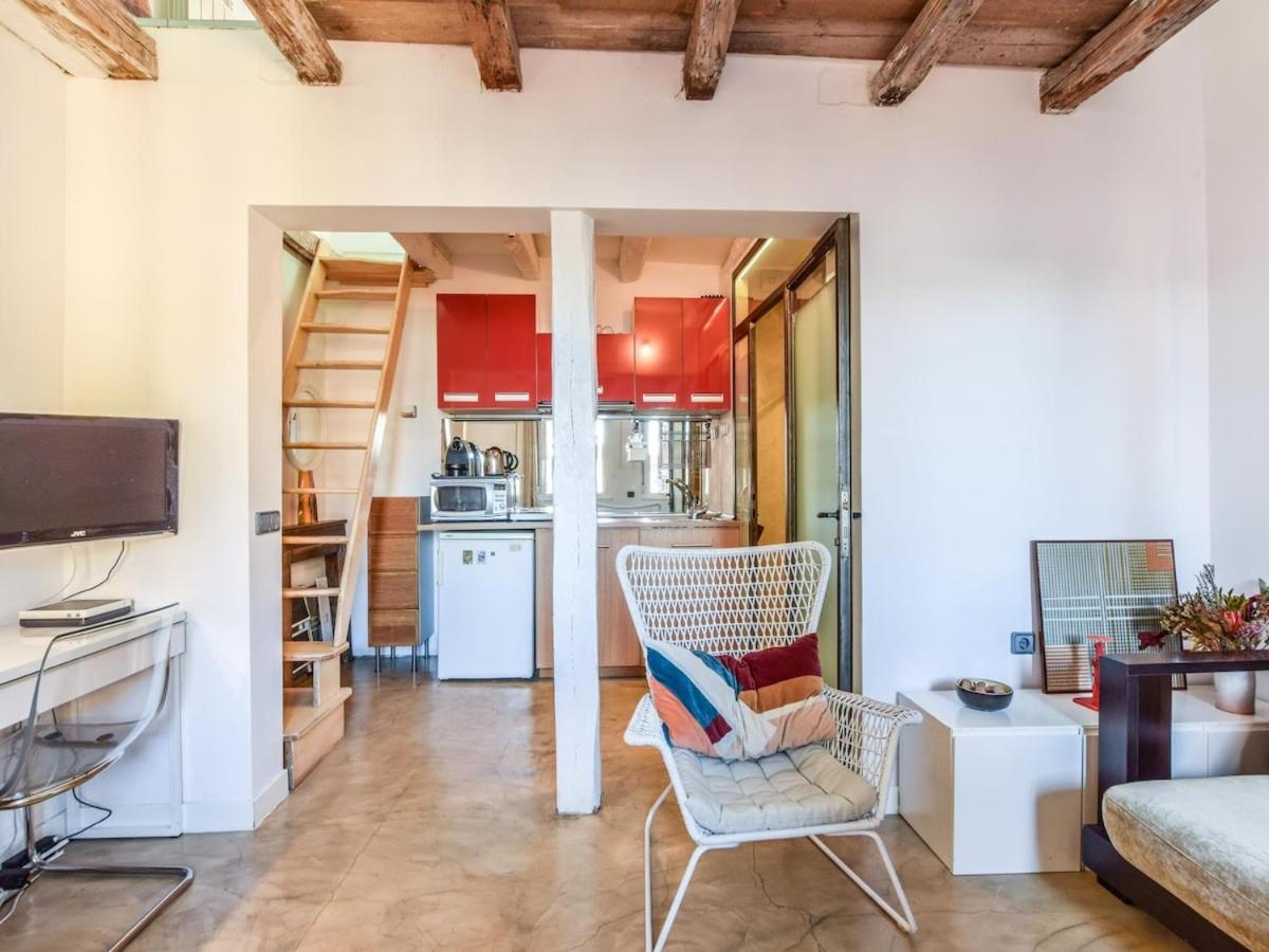 Apartamento En La Plaza De Lavapies Para 4 Personas Мадрид Экстерьер фото