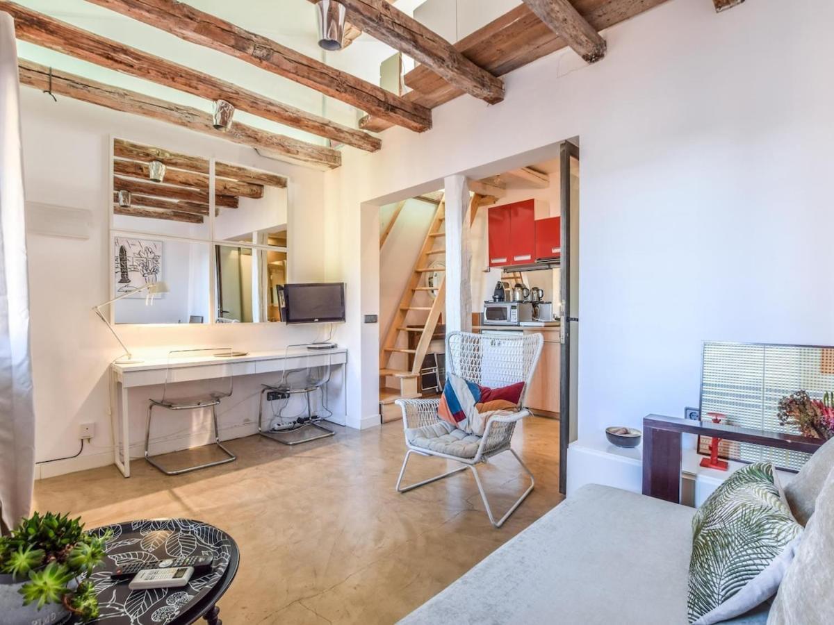 Apartamento En La Plaza De Lavapies Para 4 Personas Мадрид Экстерьер фото