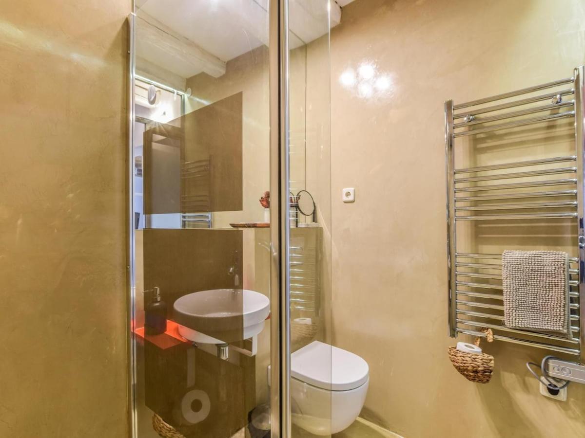 Apartamento En La Plaza De Lavapies Para 4 Personas Мадрид Экстерьер фото