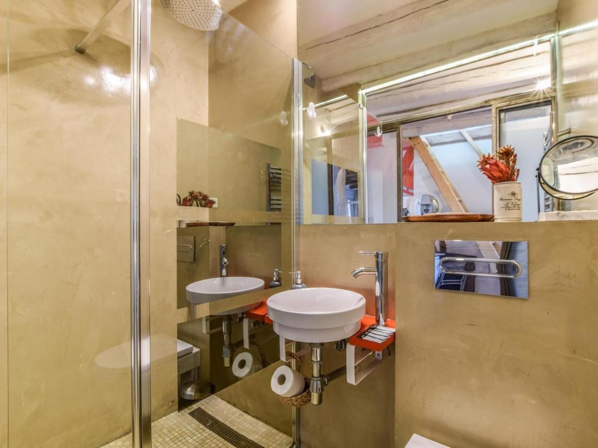 Apartamento En La Plaza De Lavapies Para 4 Personas Мадрид Экстерьер фото
