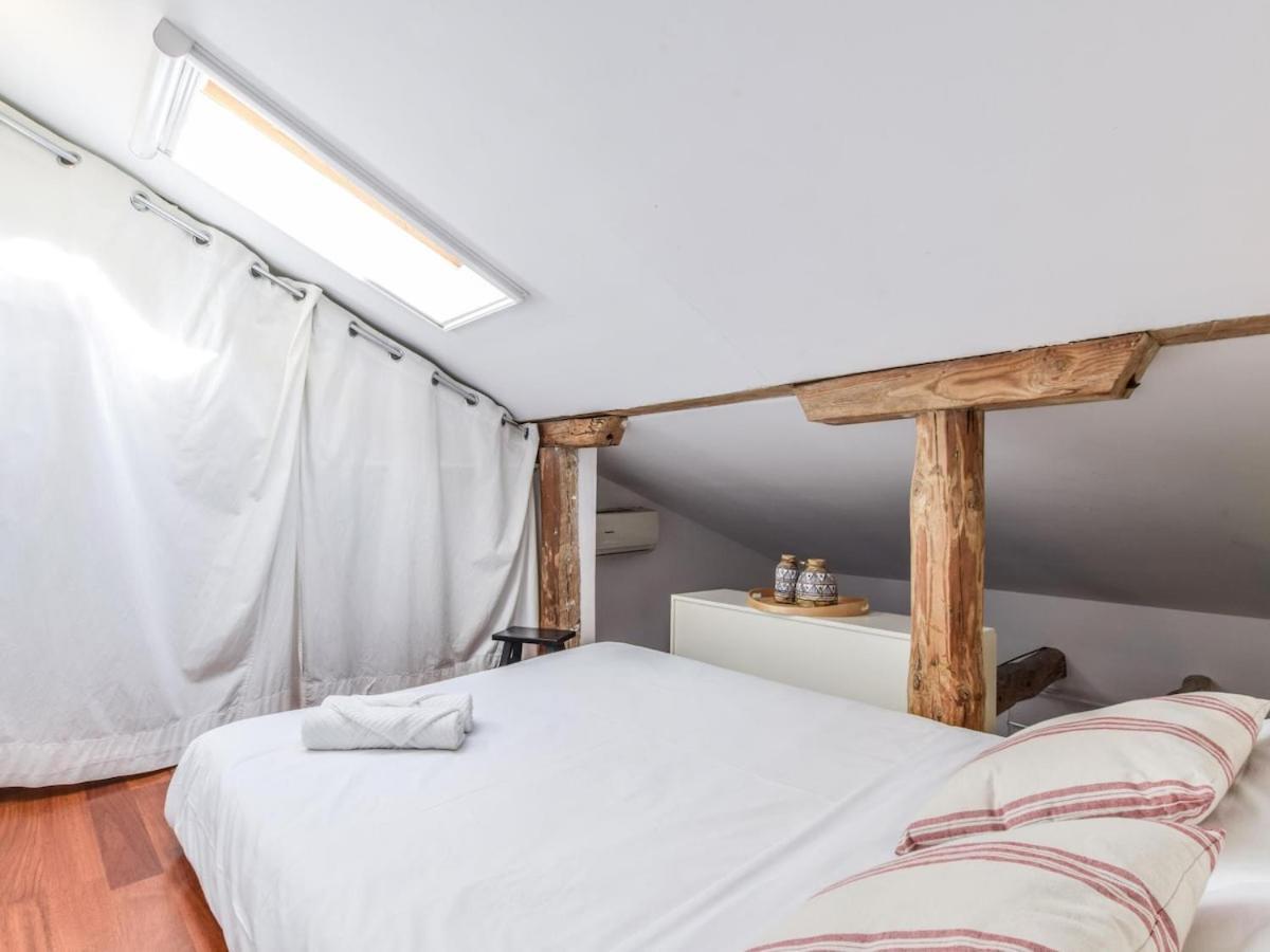 Apartamento En La Plaza De Lavapies Para 4 Personas Мадрид Экстерьер фото