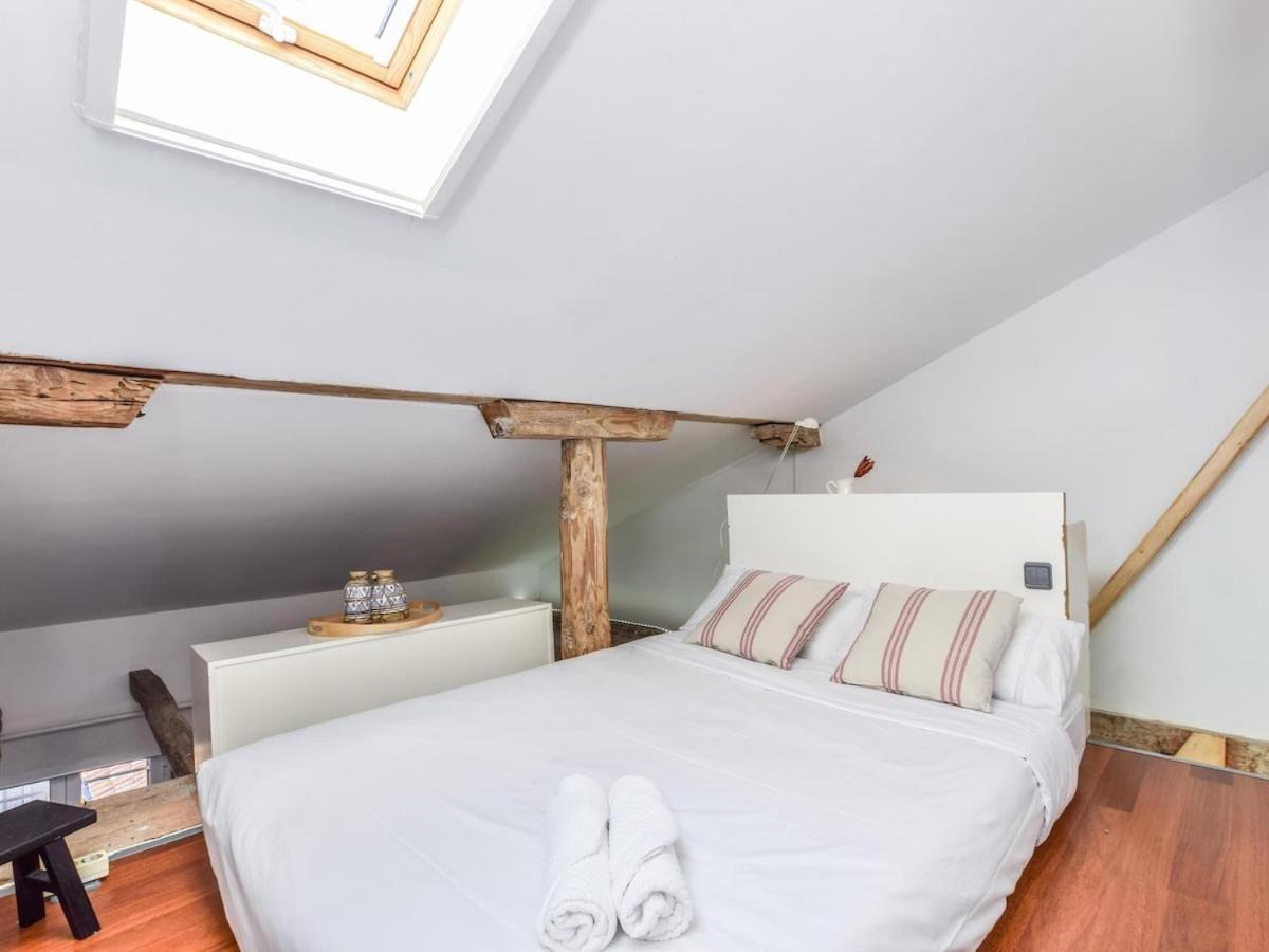 Apartamento En La Plaza De Lavapies Para 4 Personas Мадрид Экстерьер фото