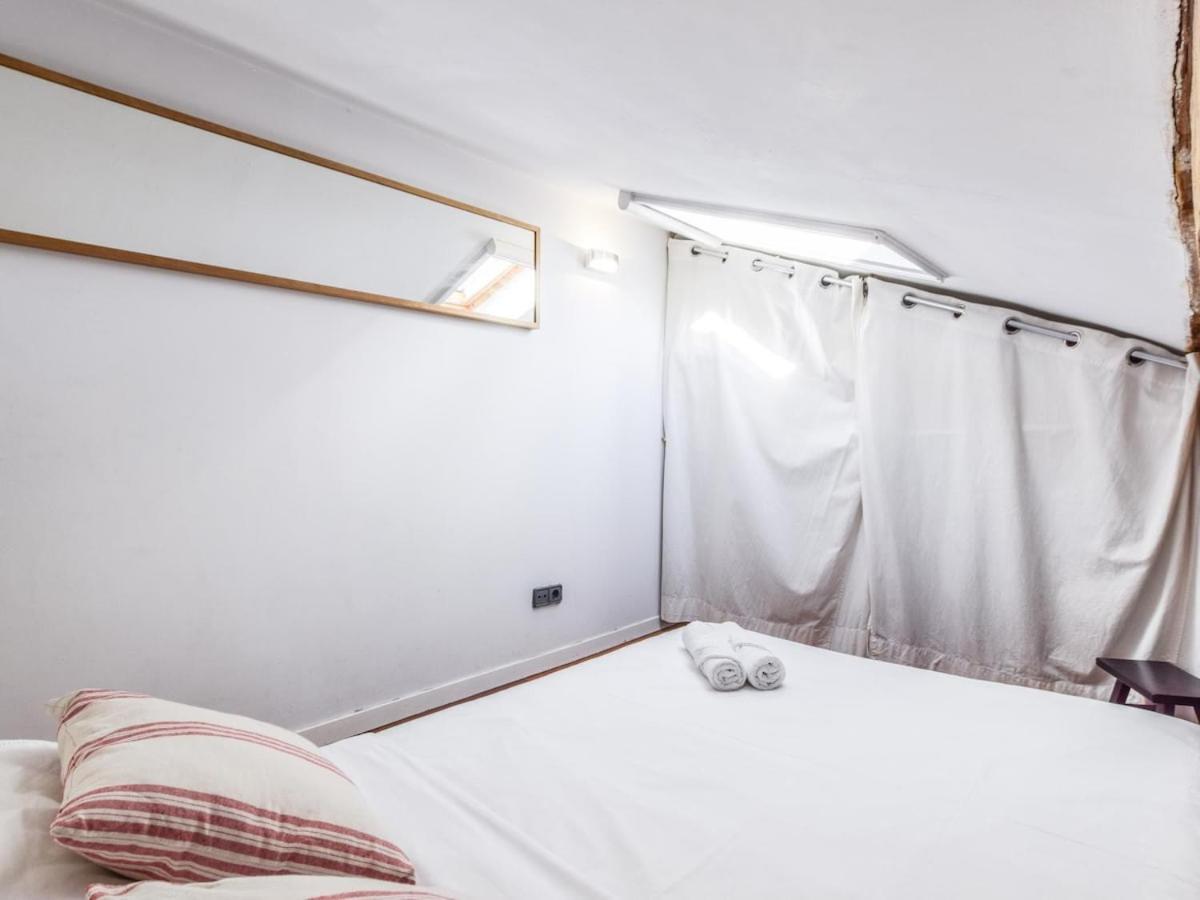 Apartamento En La Plaza De Lavapies Para 4 Personas Мадрид Экстерьер фото